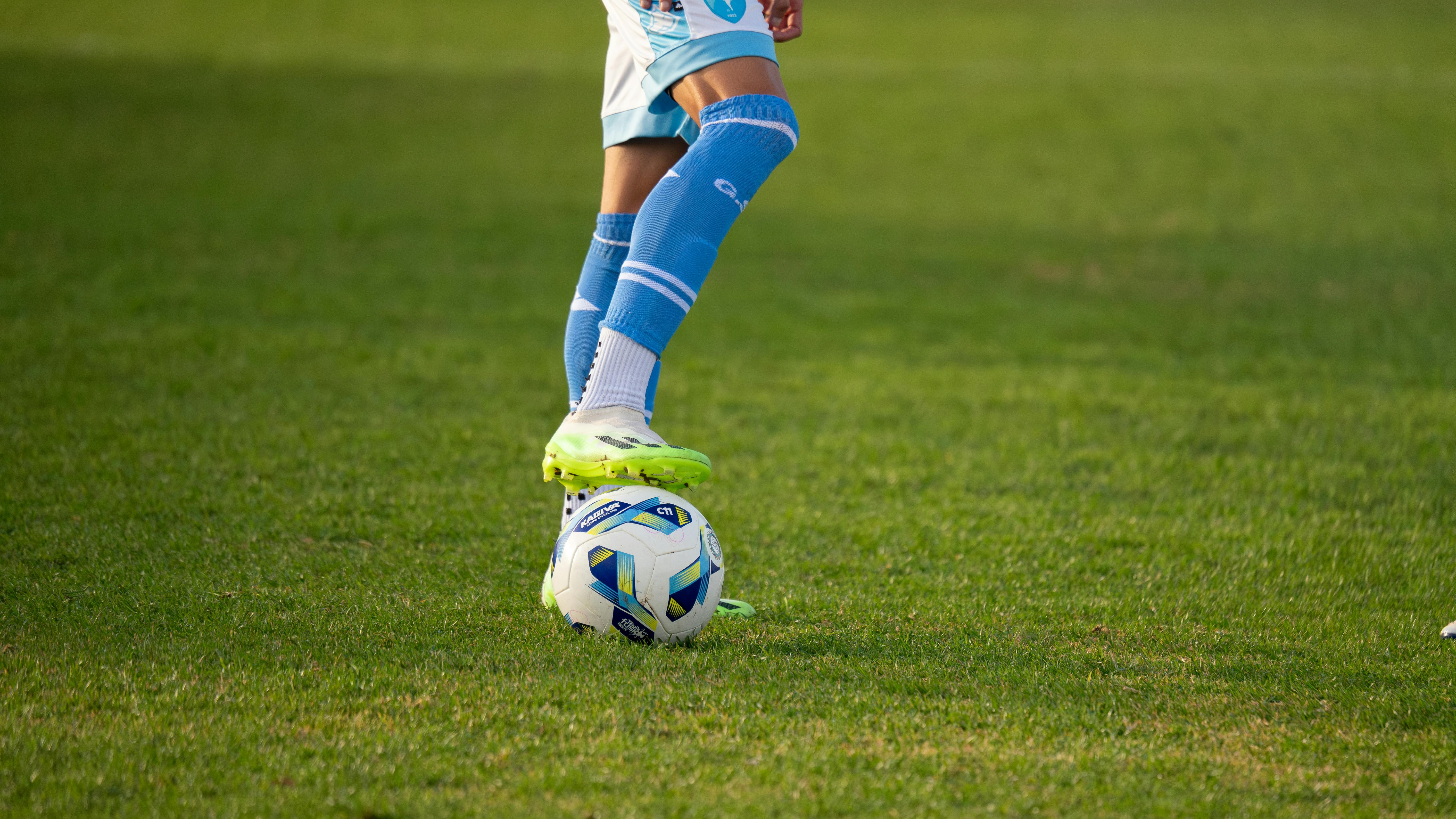 Evaluación de movilidad de tobillo en futbolista